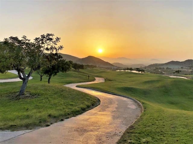 2 makuuhuone Huoneisto myytävänä paikassa Monforte del Cid mukana uima-altaan 
autotalli - 299 000 € (Ref: 9673006)