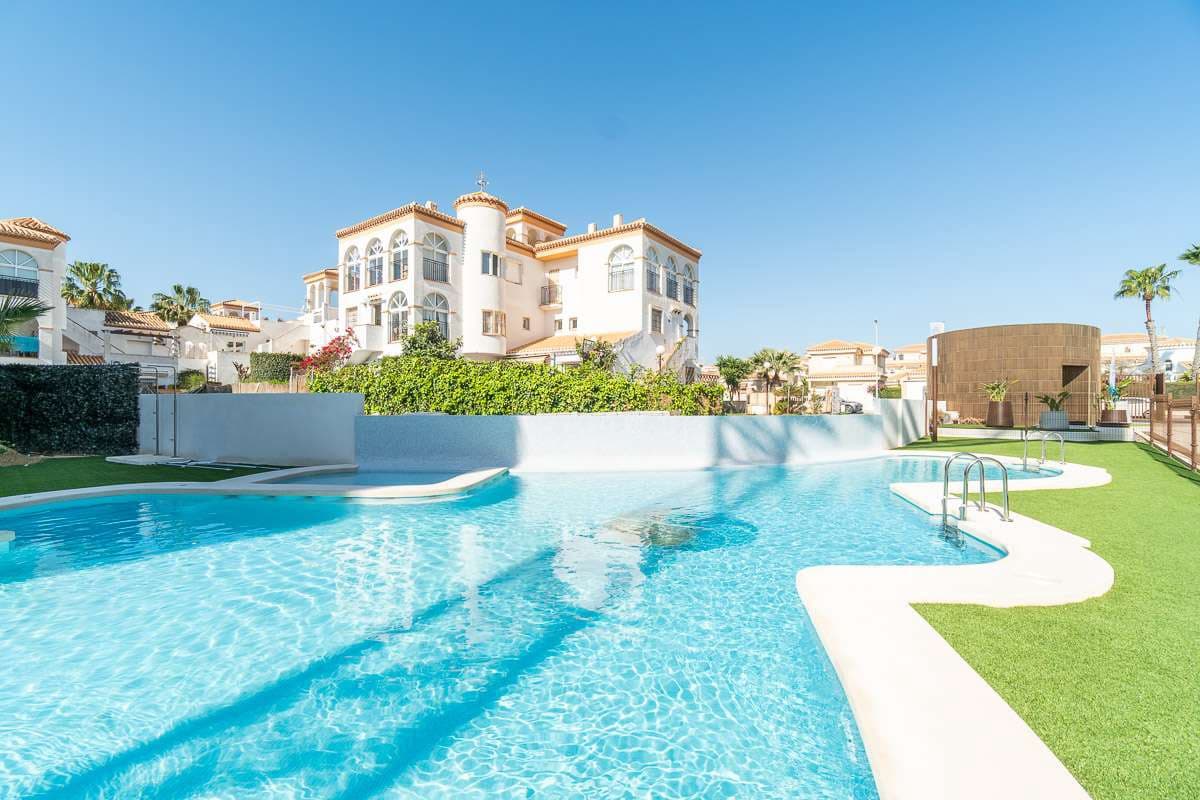 4 bedroom Apartment for sale in Orihuela Costa with garage - € 499,000 (Ref: 9673189)