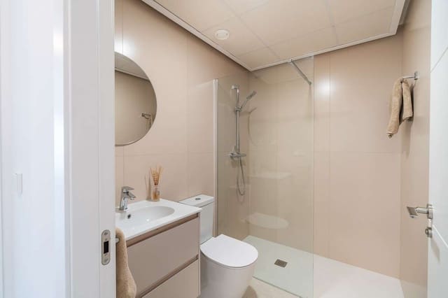 3 quarto Apartamento para venda em Playa Flamenca, Orihuela com piscina garagem - 395 000 € (Ref: 9673194)