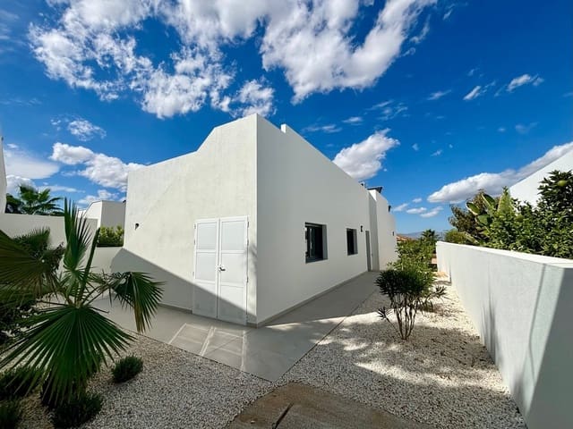 3 soveværelse Villa til salg i Ciudad Quesada, Rojales med swimmingpool garage - € 505.000 (Ref: 9673461)