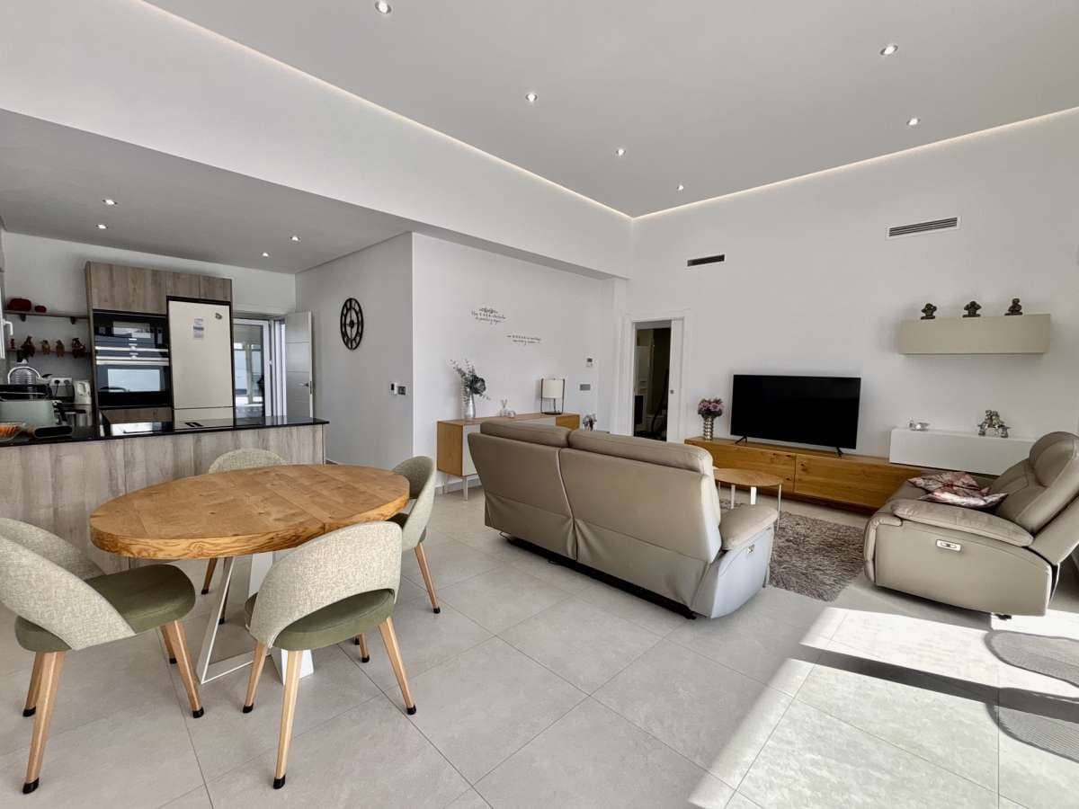 3 soveværelse Villa til salg i Benijofar med swimmingpool garage - € 569.500 (Ref: 9673474)