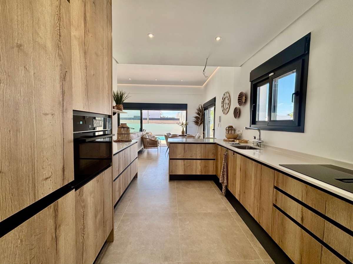 3 bedroom Villa for sale in Rafal with pool garage - € 420,000 (Ref: 9684144)