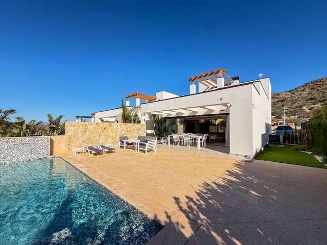 5 bedroom Villa for sale in Monforte del Cid with pool garage - € 790,000 (Ref: 9688636)