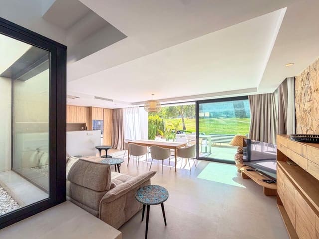 5 bedroom Villa for sale in Monforte del Cid with pool garage - € 790,000 (Ref: 9688636)