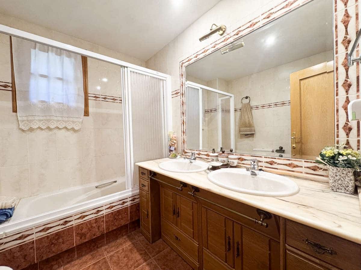 Chalet de 5 habitaciones en Muchamiel / Mutxamel en venta con piscina garaje - 595.000 € (Ref: 9720894)