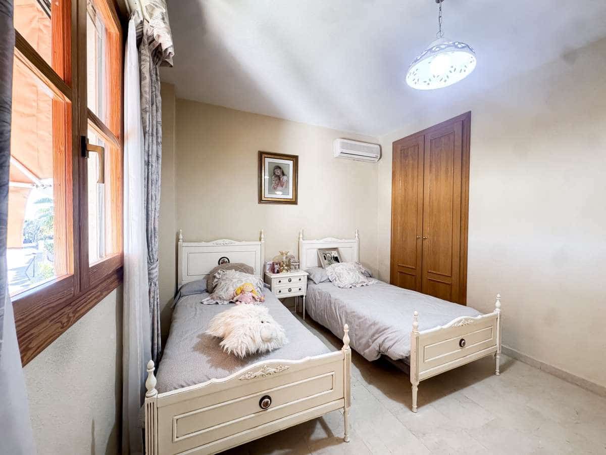 Chalet de 5 habitaciones en Muchamiel / Mutxamel en venta con piscina garaje - 595.000 € (Ref: 9720894)