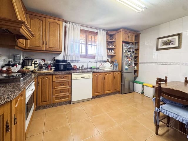 5 bedroom Villa for sale in Muchamiel / Mutxamel with pool garage - € 595,000 (Ref: 9720894)