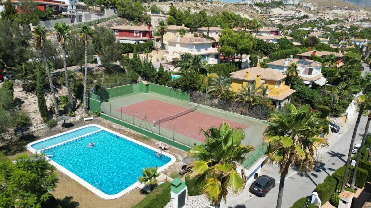 Chalet de 5 habitaciones en Muchamiel / Mutxamel en venta con piscina garaje - 595.000 € (Ref: 9720894)