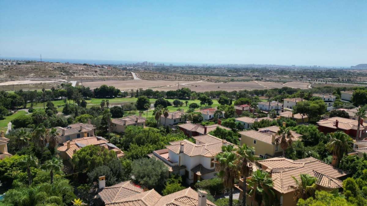 Chalet de 5 habitaciones en Muchamiel / Mutxamel en venta con piscina garaje - 595.000 € (Ref: 9720894)