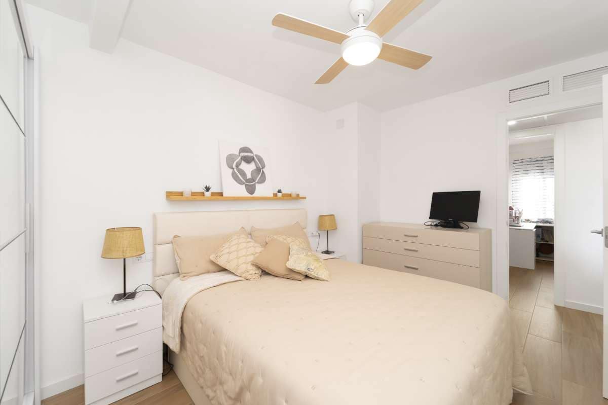 3 bedroom Apartment for sale in El Campello with pool - € 420,000 (Ref: 9726167)