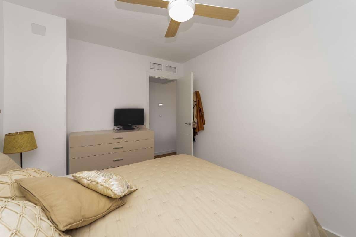 3 bedroom Apartment for sale in El Campello with pool - € 420,000 (Ref: 9726167)