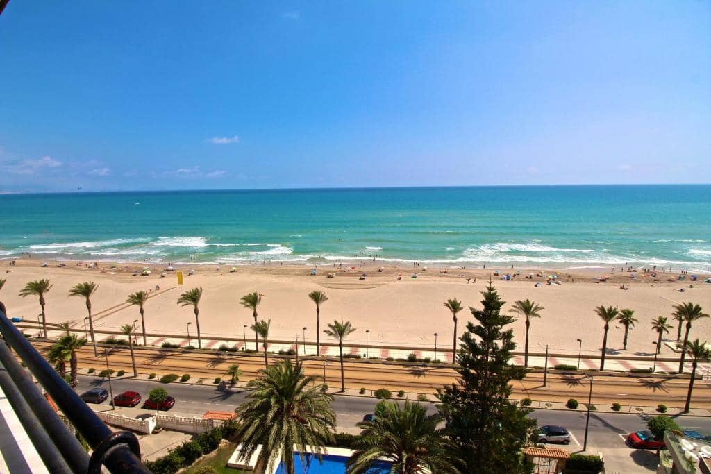 3 bedroom Apartment for sale in El Campello with pool - € 420,000 (Ref: 9726167)