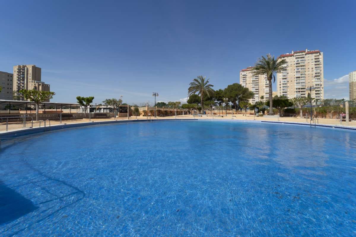 3 bedroom Apartment for sale in El Campello with pool - € 420,000 (Ref: 9726167)
