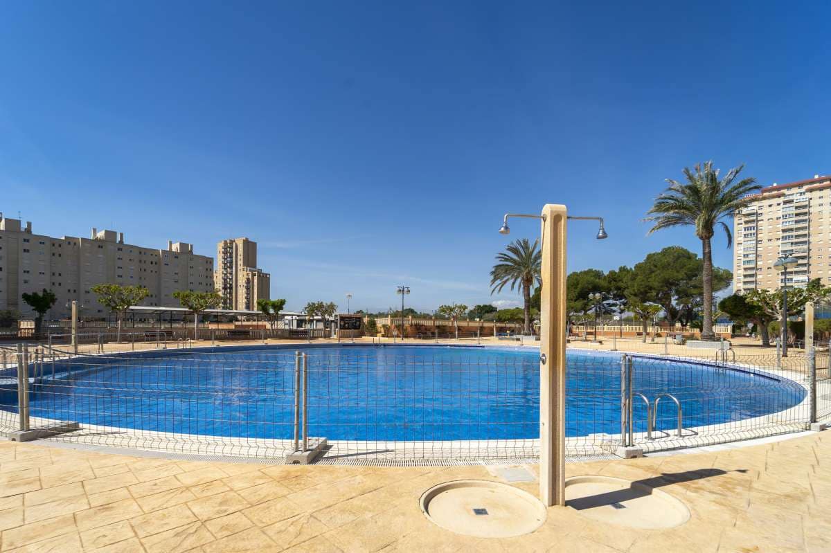 3 bedroom Apartment for sale in El Campello with pool - € 420,000 (Ref: 9726167)