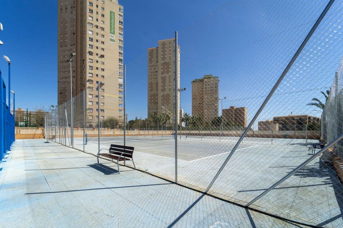 3 bedroom Apartment for sale in El Campello with pool - € 420,000 (Ref: 9726167)