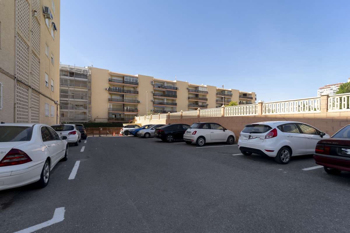 3 bedroom Apartment for sale in El Campello with pool - € 420,000 (Ref: 9726167)
