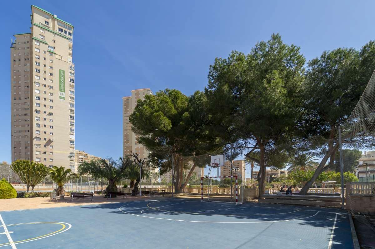 3 bedroom Apartment for sale in El Campello with pool - € 420,000 (Ref: 9726167)