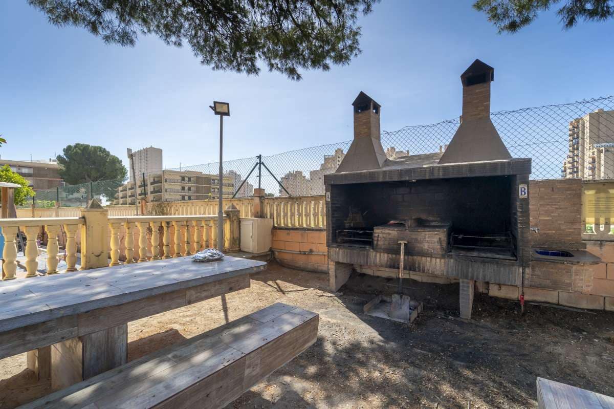 3 bedroom Apartment for sale in El Campello with pool - € 420,000 (Ref: 9726167)