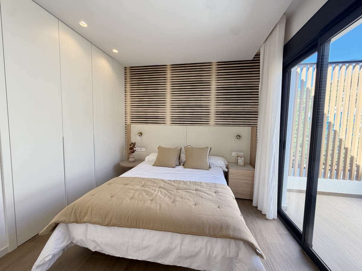 2 bedroom Apartment for sale in Monforte del Cid with garage - € 310,000 (Ref: 9734077)