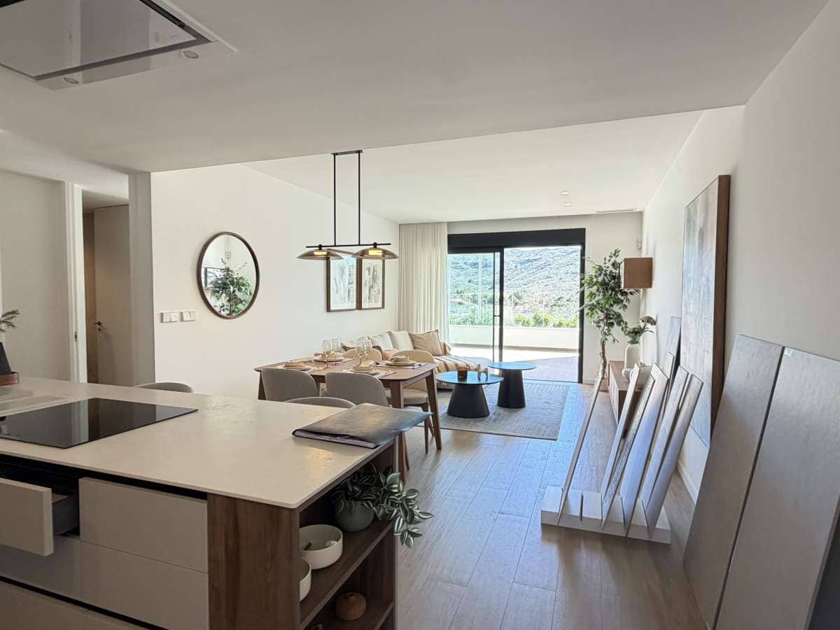 2 bedroom Apartment for sale in Monforte del Cid with garage - € 310,000 (Ref: 9734077)