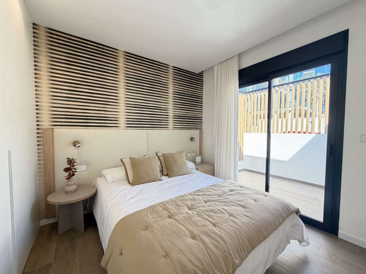 2 bedroom Apartment for sale in Monforte del Cid with garage - € 299,000 (Ref: 9734081)