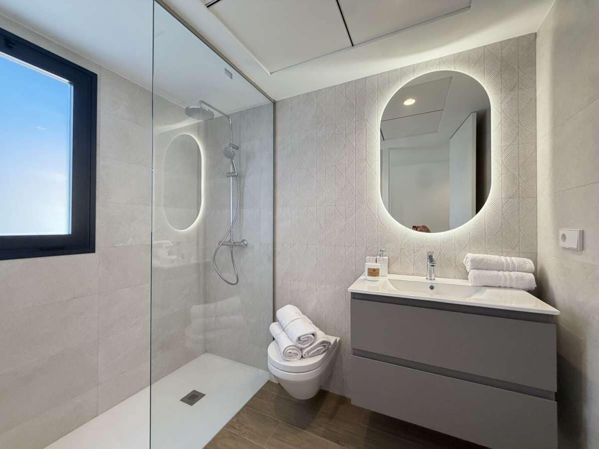 2 bedroom Apartment for sale in Monforte del Cid with garage - € 299,000 (Ref: 9734081)