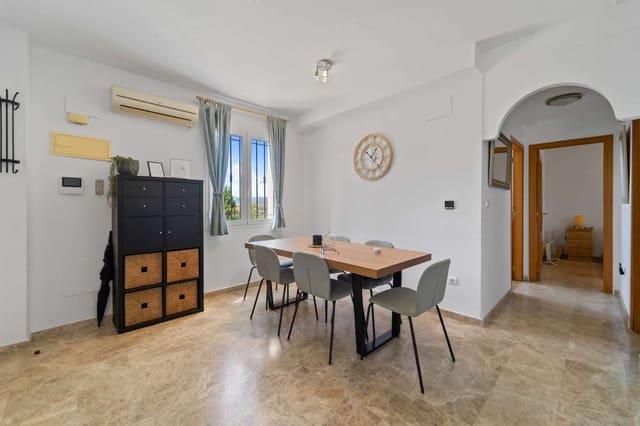 4 makuuhuone Huvila myytävänä paikassa Bonalba, Busot mukana uima-altaan 
autotalli - 465 000 € (Ref: 9751110)