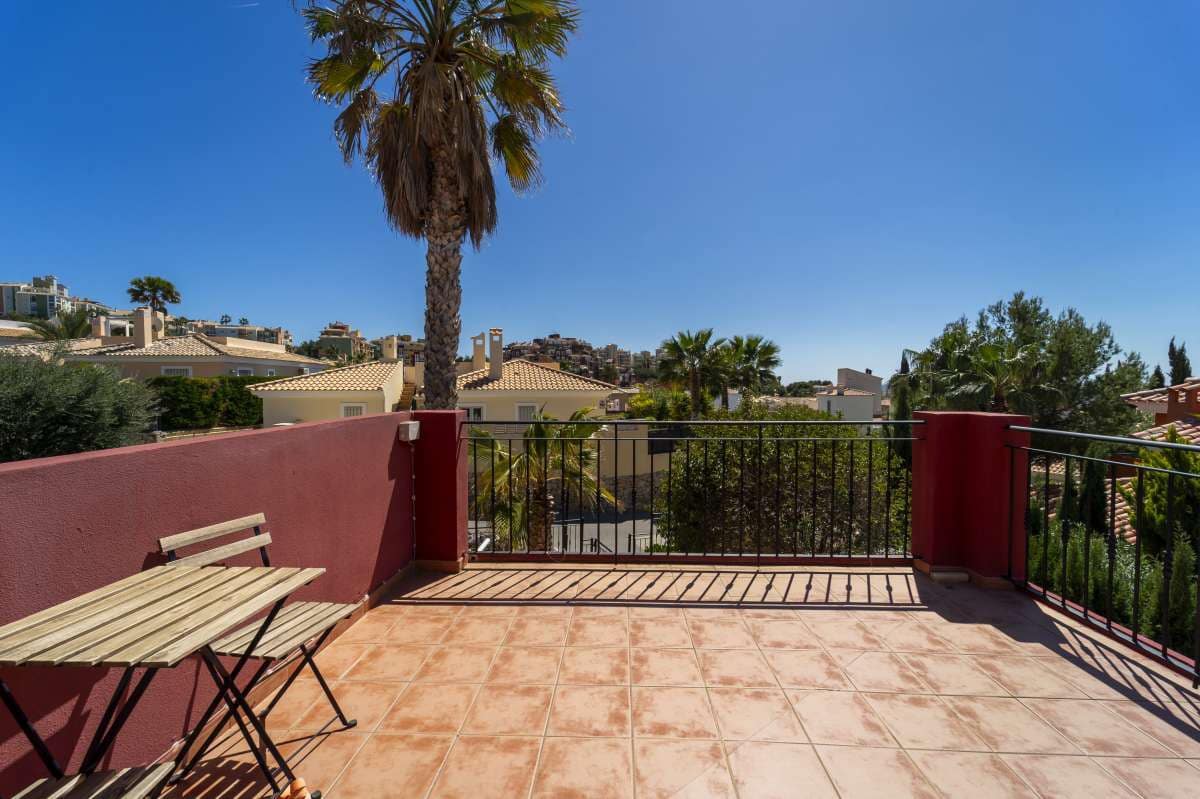 4 makuuhuone Huvila myytävänä paikassa Bonalba mukana uima-altaan 
autotalli - 465 000 € (Ref: 9751110)