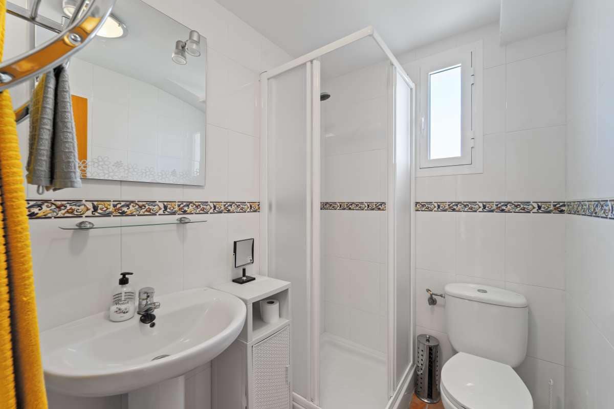 4 makuuhuone Huvila myytävänä paikassa Bonalba mukana uima-altaan 
autotalli - 465 000 € (Ref: 9751110)