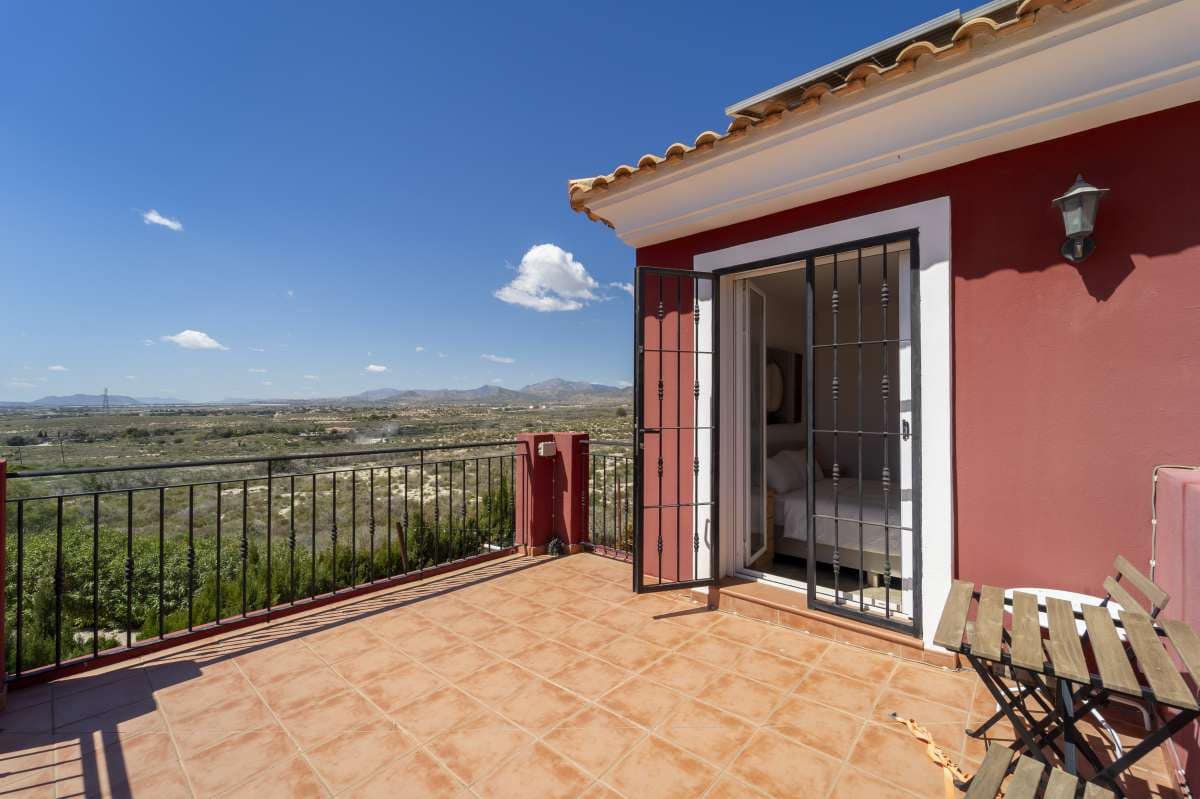 4 makuuhuone Huvila myytävänä paikassa Bonalba mukana uima-altaan 
autotalli - 465 000 € (Ref: 9751110)