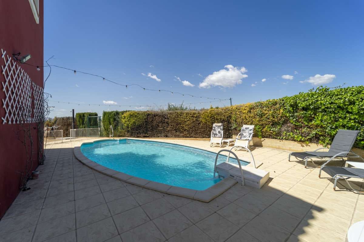 4 makuuhuone Huvila myytävänä paikassa Bonalba mukana uima-altaan 
autotalli - 465 000 € (Ref: 9751110)