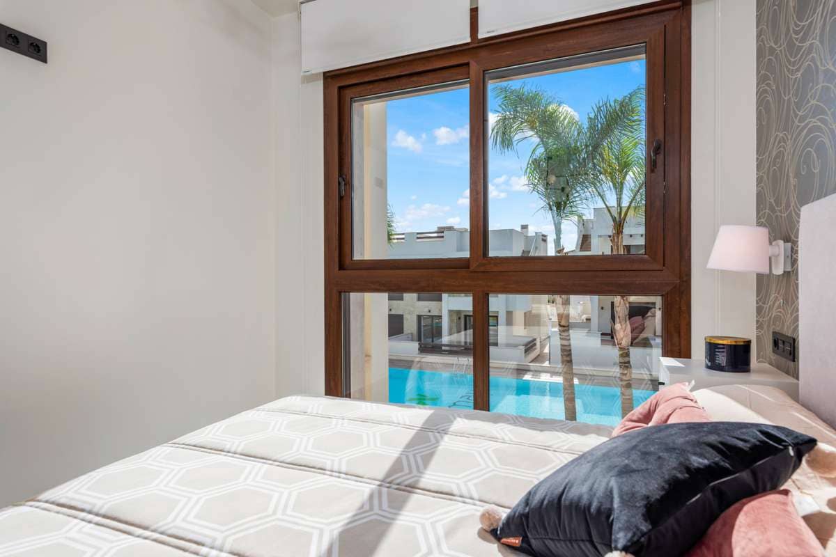 3 soverom Bungalow til salgs i Torrevieja med svømmebasseng garasje - € 310 000 (Ref: 9751203)