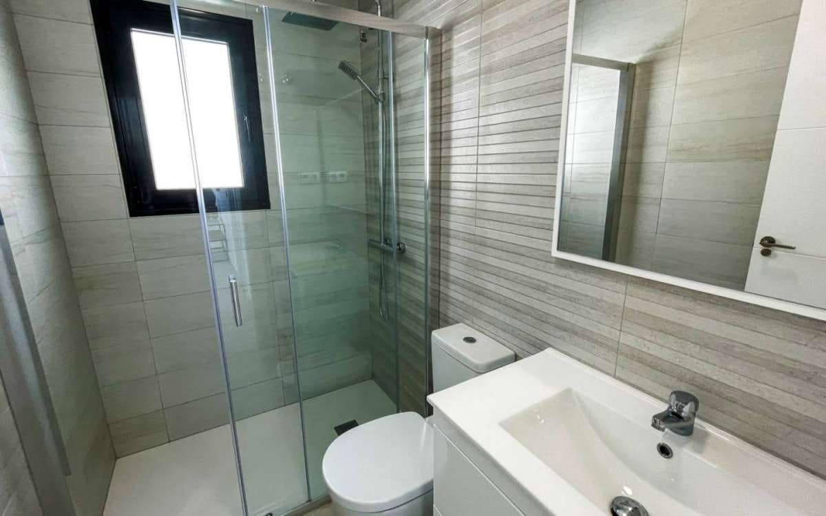 Chalet de 3 habitaciones en Pilar de la Horadada en venta con piscina - 431.560 € (Ref: 9751389)