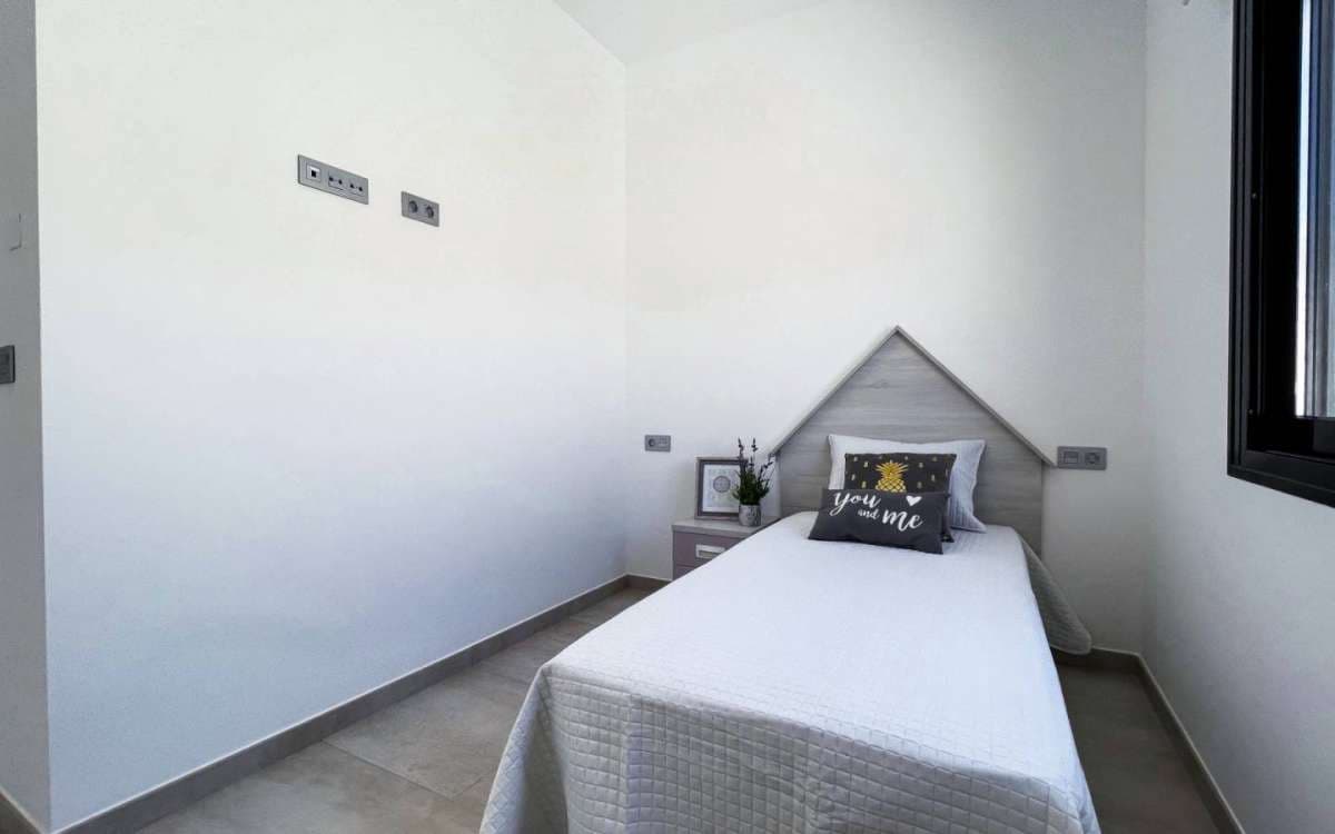 Chalet de 3 habitaciones en Pilar de la Horadada en venta con piscina - 431.560 € (Ref: 9751389)