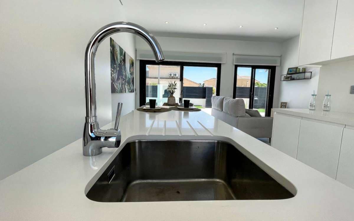 Chalet de 3 habitaciones en Pilar de la Horadada en venta con piscina - 431.560 € (Ref: 9751389)