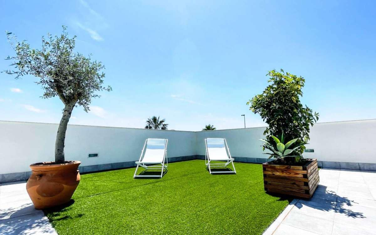 Chalet de 3 habitaciones en Pilar de la Horadada en venta con piscina - 431.560 € (Ref: 9751389)