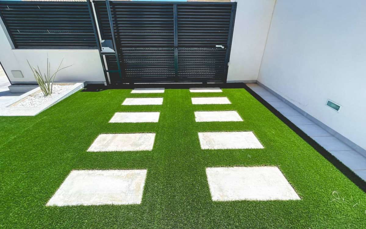 Chalet de 3 habitaciones en Pilar de la Horadada en venta con piscina - 431.560 € (Ref: 9751389)