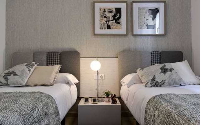 3 chambre Appartement à vendre à Playa Flamenca, Orihuela avec piscine garage - 522 000 € (Ref: 9751397)