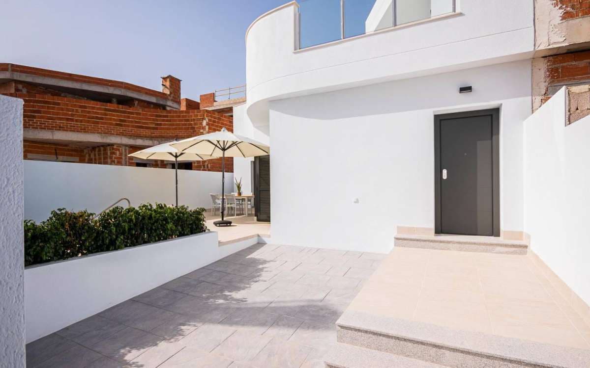 3 chambre Villa/Maison à vendre à Torrevieja avec piscine garage - 414 000 € (Ref: 9751402)