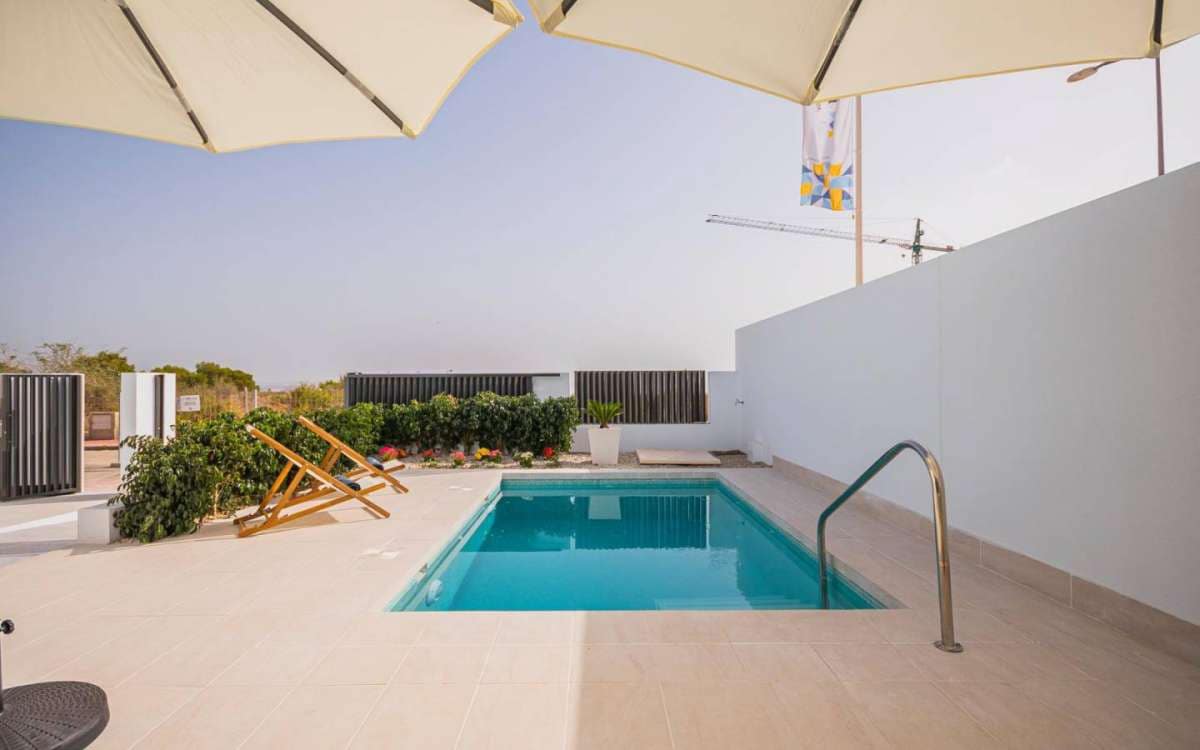 3 chambre Villa/Maison à vendre à Torrevieja avec piscine garage - 414 000 € (Ref: 9751402)