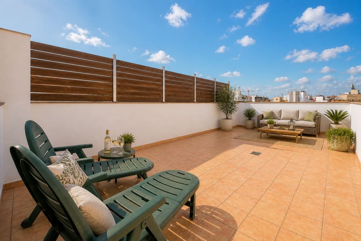 2 bedroom Apartment for sale in Alicante / Alacant city with garage - € 850,000 (Ref: 9810852)