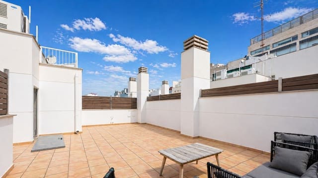 3 bedroom Apartment for sale in Barrio del Centro, Alicante / Alacant city with garage - € 850,000 (Ref: 9815225)