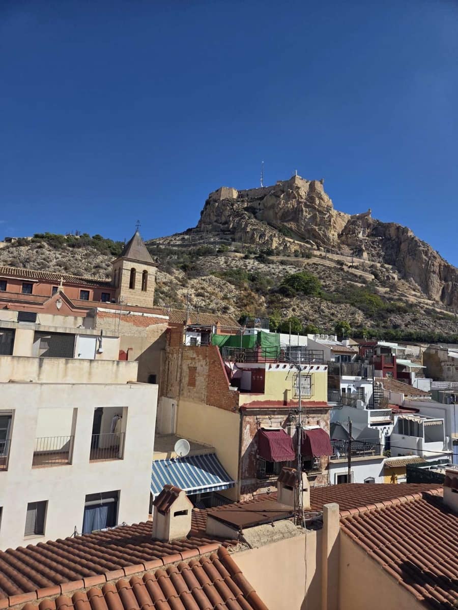 Townhouse for sale in Alicante / Alacant city - € 699,000 (Ref: 9818644)