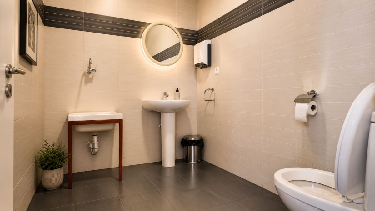 Komercyjne na sprzedaż w Miasto Alicante / Alacant - 950 000 € (Ref: 9891416)