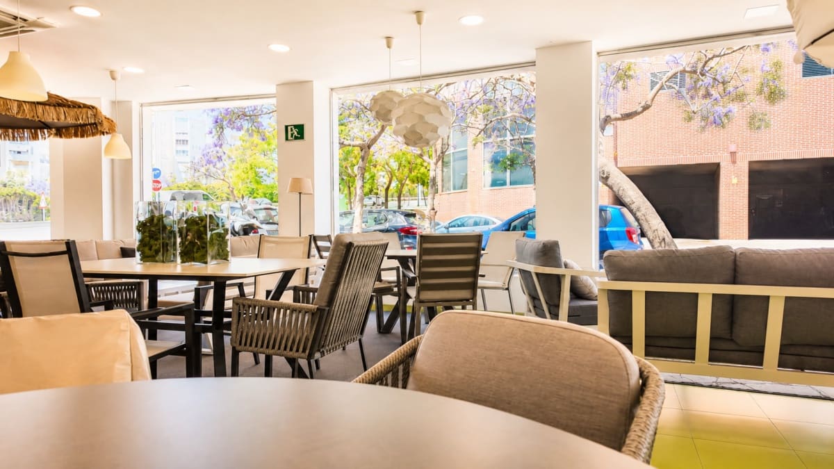 Komercyjne na sprzedaż w Miasto Alicante / Alacant - 950 000 € (Ref: 9891416)