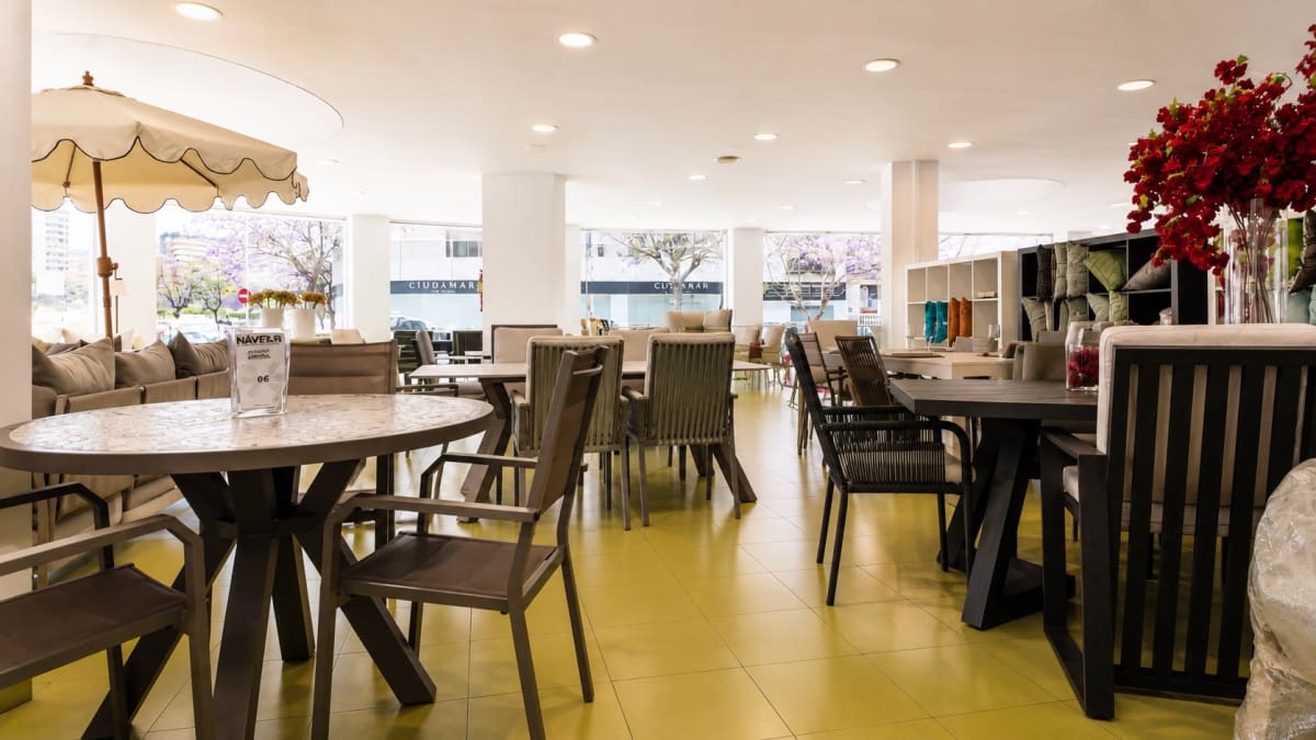 Komercyjne na sprzedaż w Miasto Alicante / Alacant - 950 000 € (Ref: 9891416)
