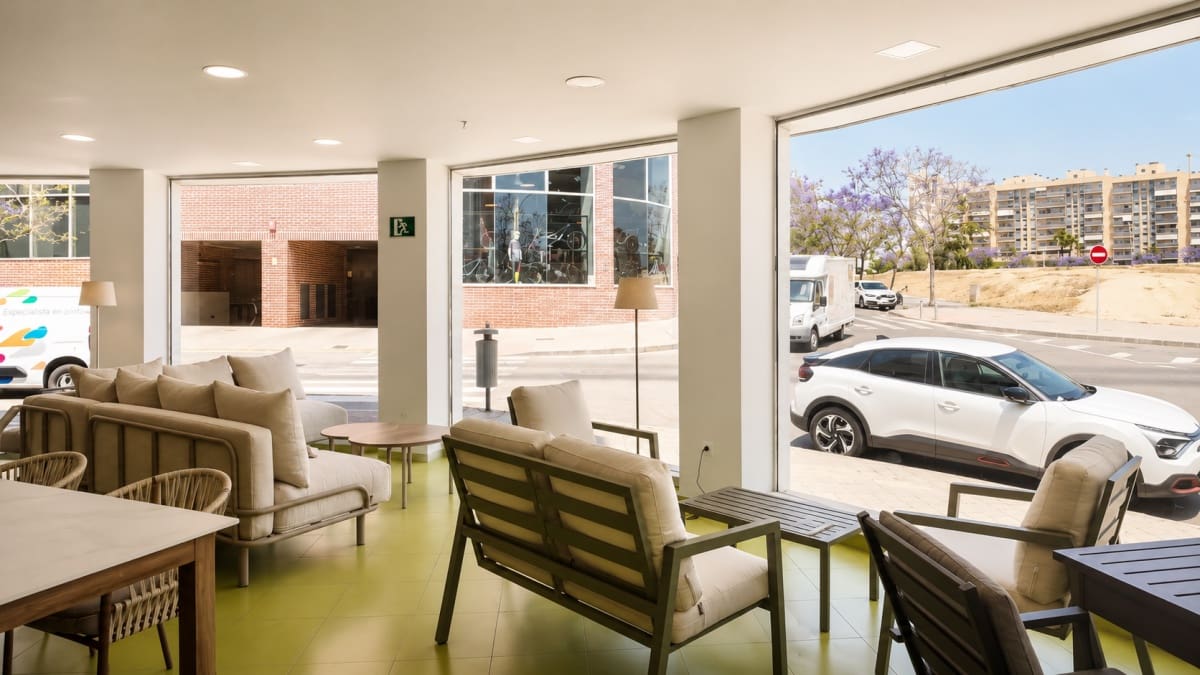 Komercyjne na sprzedaż w Miasto Alicante / Alacant - 950 000 € (Ref: 9891416)