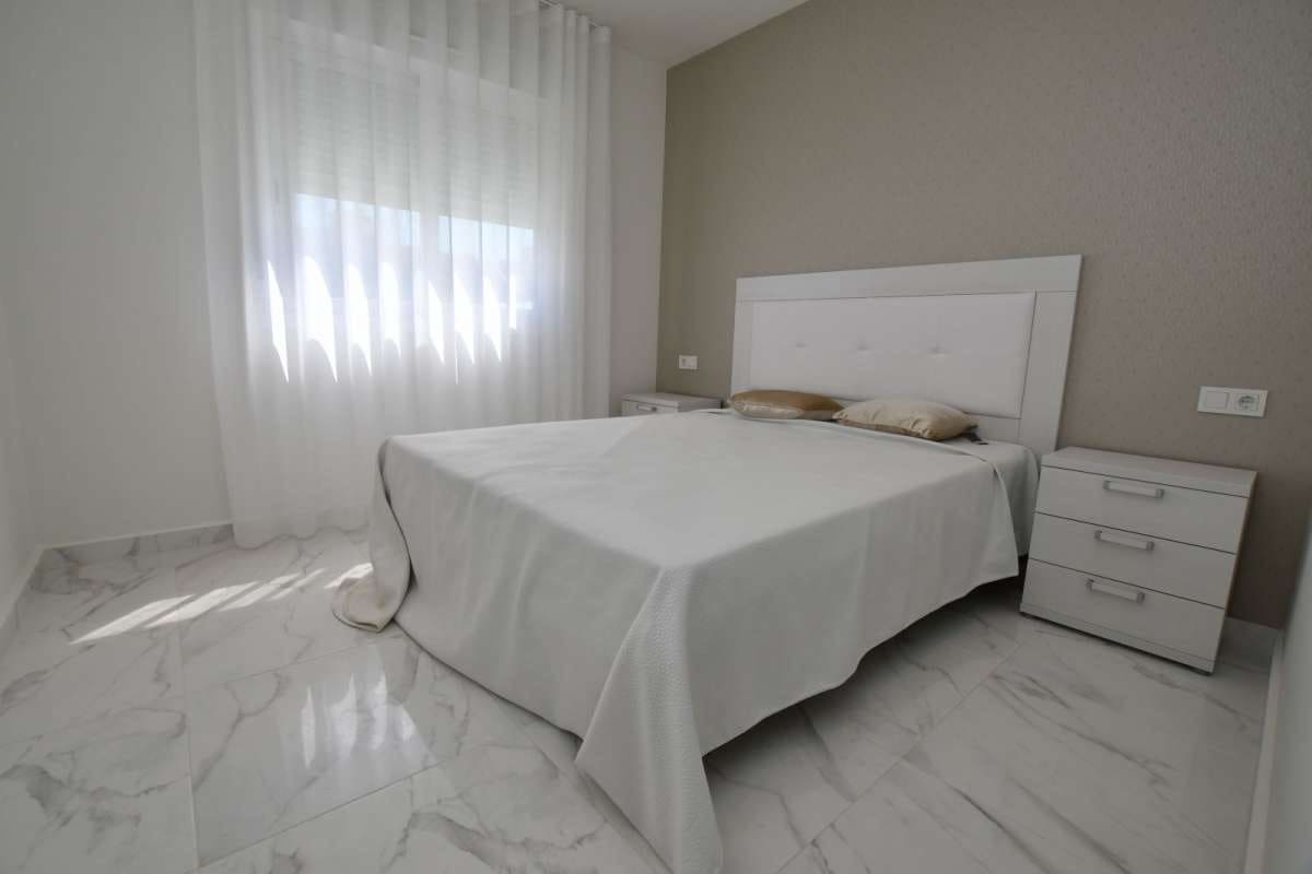 2 soverom Bungalow til salgs i San Miguel de Salinas med svømmebasseng garasje - € 251 900 (Ref: 9914129)
