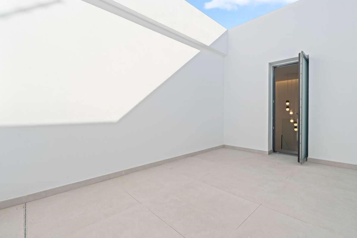 3 slaapkamer Villa te koop in Benidorm met zwembad garage - € 1.780.000 (Ref: 9914238)