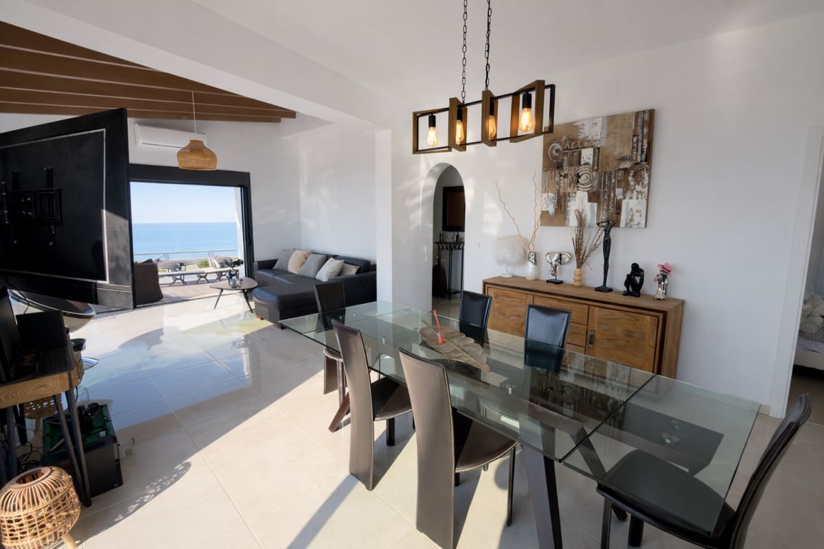 Chalet de 3 habitaciones en El Campello en venta con piscina garaje - 895.000 € (Ref: 9914291)